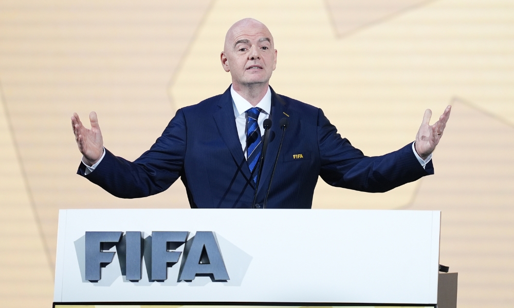 曼也对这位